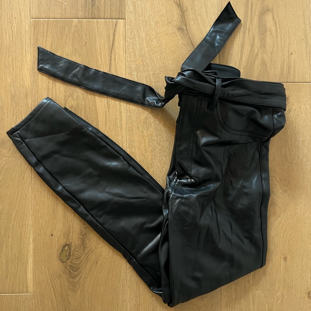 Abercrombie & Fitch Vegan Leather Ultra High Rise Super Skinny Ankle Pants